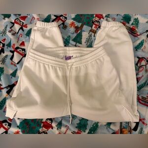 Yitty Women’s White Sweatpants